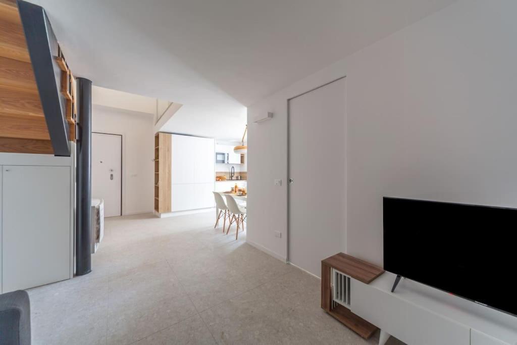 Milano Loft-Hosted By Sweetstay ภายนอก รูปภาพ