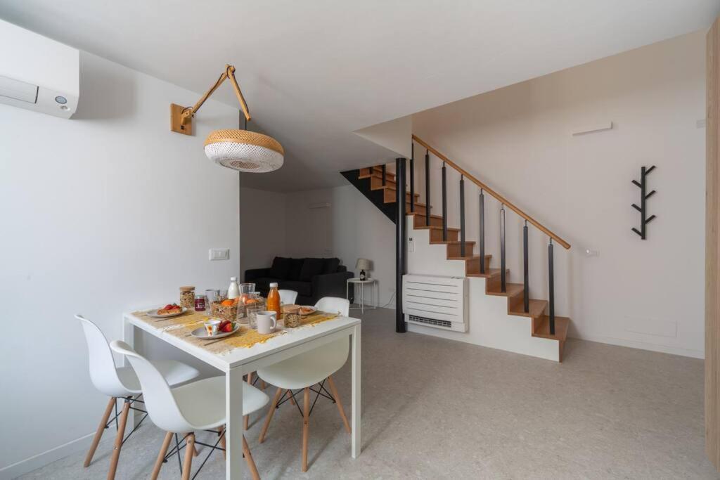 Milano Loft-Hosted By Sweetstay ภายนอก รูปภาพ